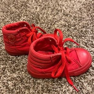 Toddler size 5 converse